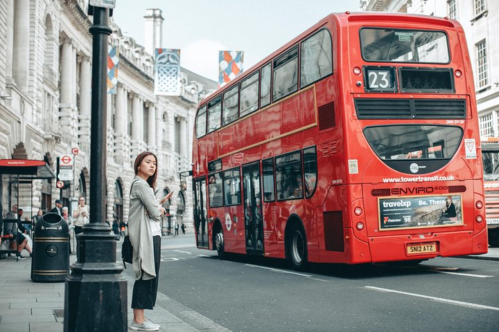 Private Photoshoot in Piccadilly Circus - Photo 1 of 3